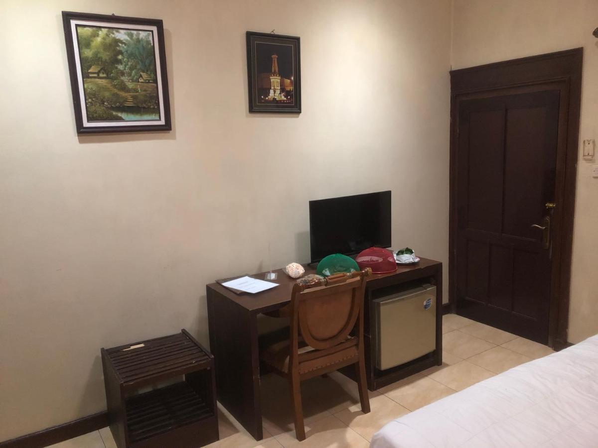 Ndalem Maharani Guest House Jogjakarta Buitenkant foto